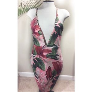 💋 Boohoo Sexy Low V-Cut Floral Bodycon Cute Dress
